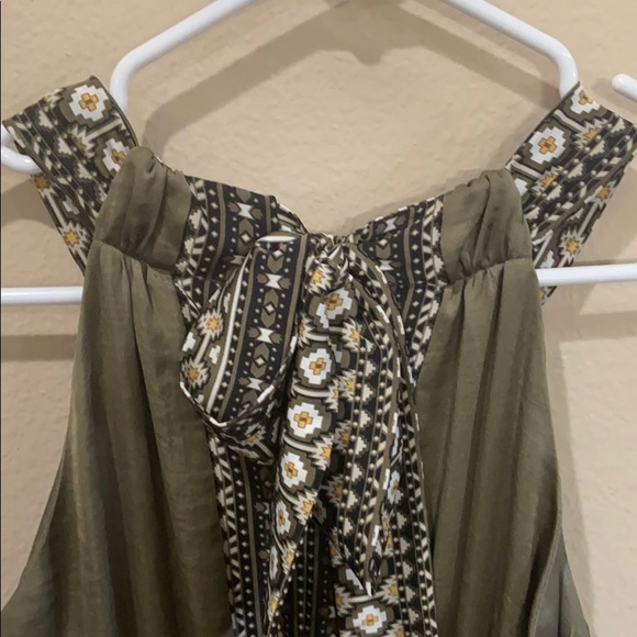 Dress - Picture 2 of 4